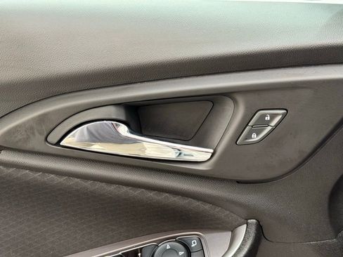 Used 2022 Chevrolet Malibu LT image 28