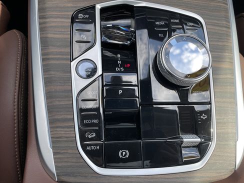 Used 2023 BMW X7 xDrive40i w/ Parking Assistance Package image 67