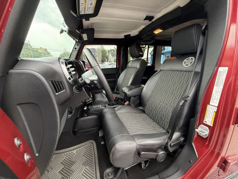 Used 2012 Jeep Wrangler Unlimited Sport image 10