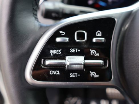 Used 2023 Mercedes-Benz GLB 250 image 41