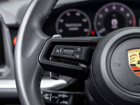 Certified 2024 Porsche Cayenne AWD/4WD image 30