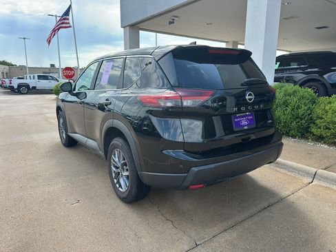 Used 2024 Nissan Rogue S AWD/4WD image 6