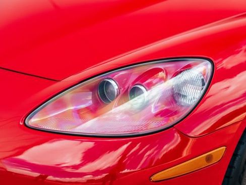 Used 2005 Chevrolet Corvette Coupe w/ Preferred Equipment Group RWD image 44