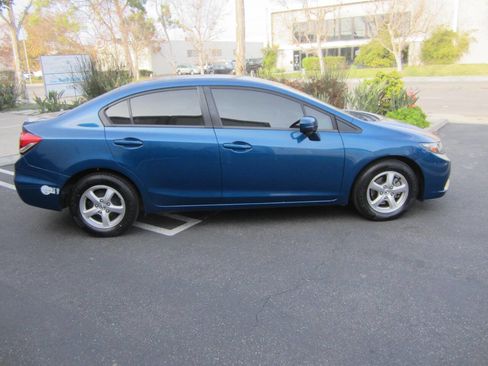 Used 2014 Honda Civic Natural Gas image 2