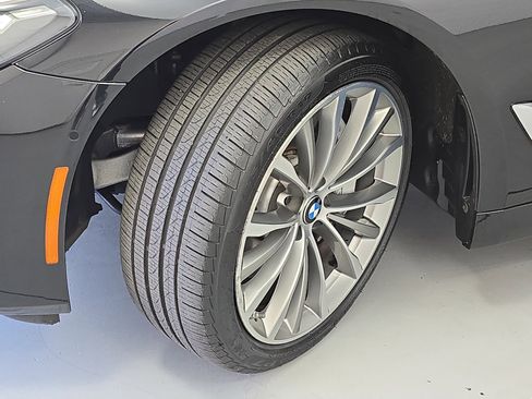 Used 2021 BMW 540i w/ Premium Package image 33