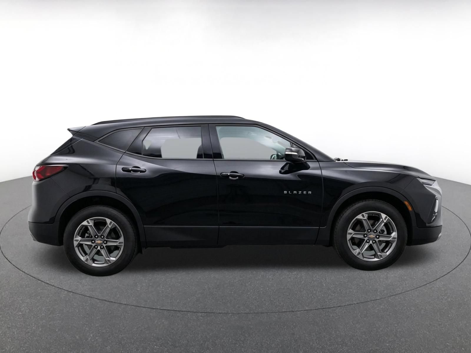 Used 2026 Chevrolet Blazer LT FWD image 9