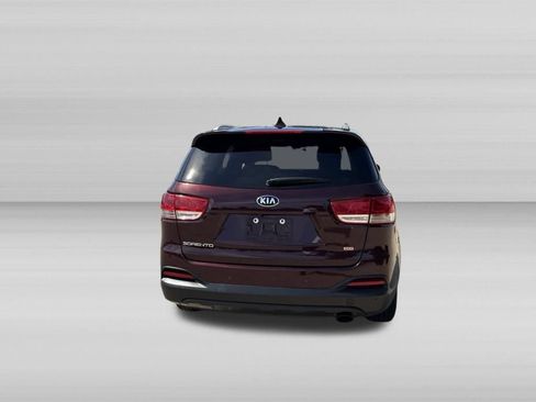 Used 2017 Kia Sorento FWD w/ LX Convenience Package image 5