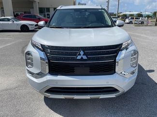 Used 2023 Mitsubishi Outlander SEL video 2