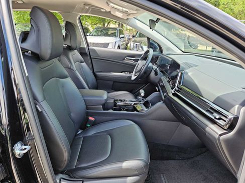 Used 2025 Kia Sportage EX image 20