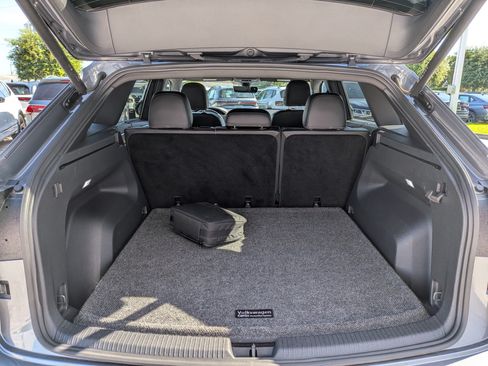 Certified 2024 Volkswagen Atlas Cross Sport SE w/ Panoramic Sunroof Package FWD image 12