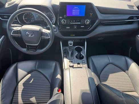 Used 2023 Toyota Highlander XSE image 18