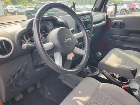 Used 2008 Jeep Wrangler Unlimited Sahara w/ Trailer Tow Group AWD/4WD image 9