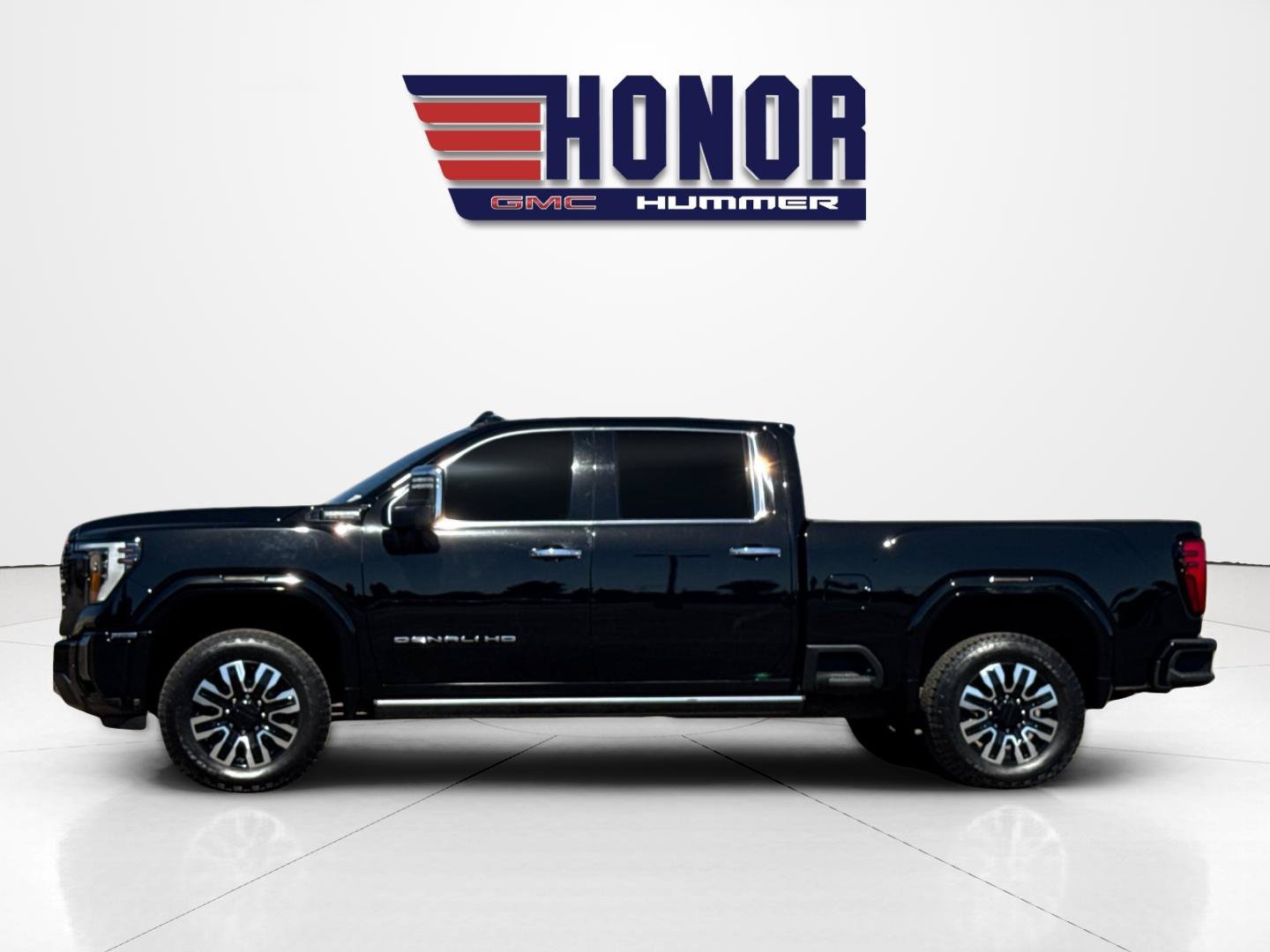 Used 2024 GMC Sierra 2500 Denali Ultimate AWD/4WD image 7