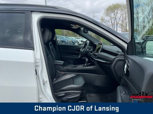 Used 2025 Jeep Compass Trailhawk AWD/4WD image 34