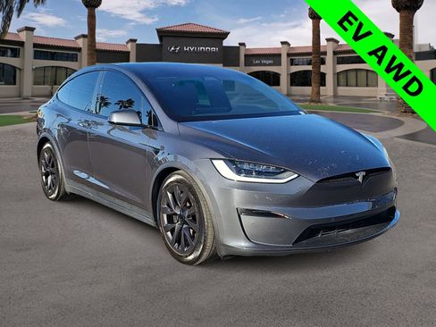Used 2023 Tesla Model X image 2