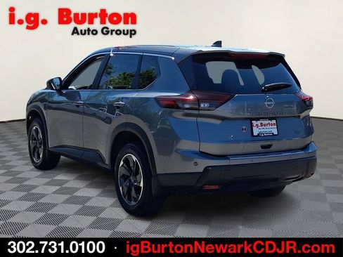 Used 2025 Nissan Rogue SV AWD/4WD image 4