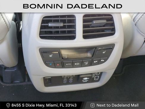 Used 2022 Honda Pilot Touring image 13