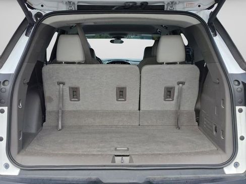 Used 2019 Chevrolet Traverse LT FWD image 13