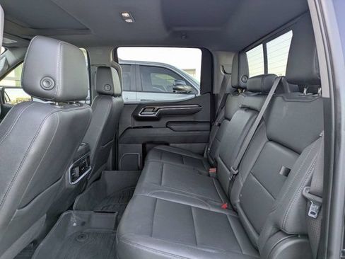 Used 2023 GMC Sierra 1500 SLT w/ SLT Premium Package AWD/4WD image 13