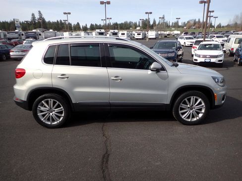 Used 2012 Volkswagen Tiguan SE image 6