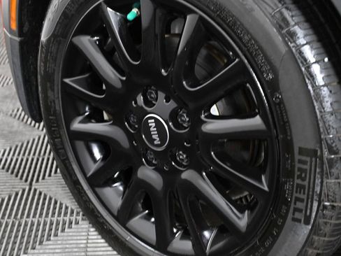 Used 2019 MINI Cooper 2-Door Hardtop w/ Signature Upholstery Package image 27