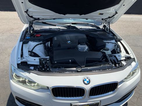 Used 2018 BMW 320i xDrive Sedan AWD/4WD image 22
