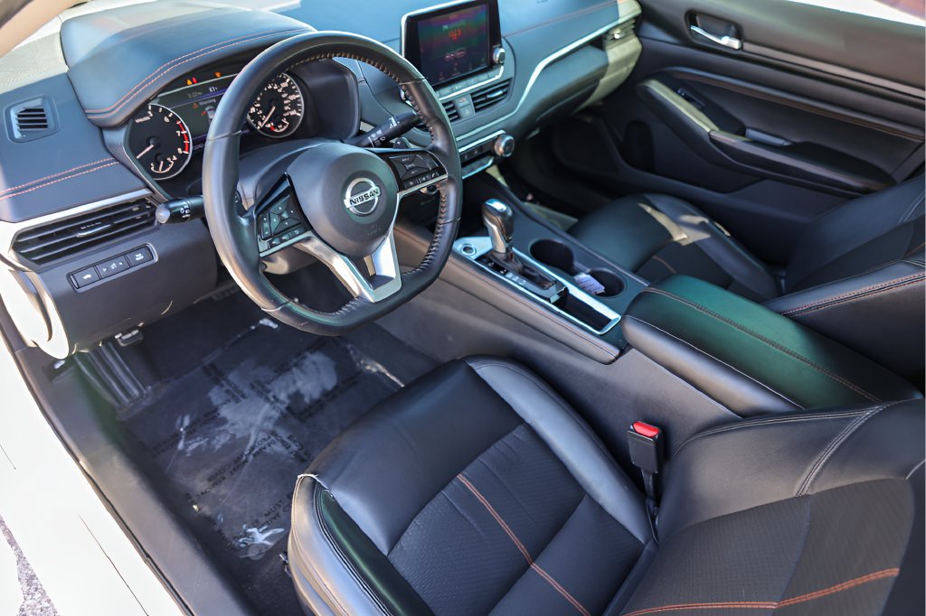 Used 2020 Nissan Altima 2.5 SR FWD image 11