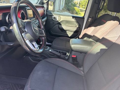 Used 2021 Jeep Wrangler Unlimited Rubicon w/ Cold Weather Group AWD/4WD image 2