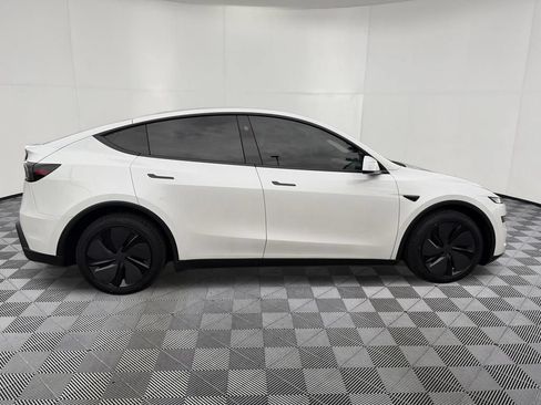 Used 2026 Tesla Model Y Long Range AWD/4WD image 10