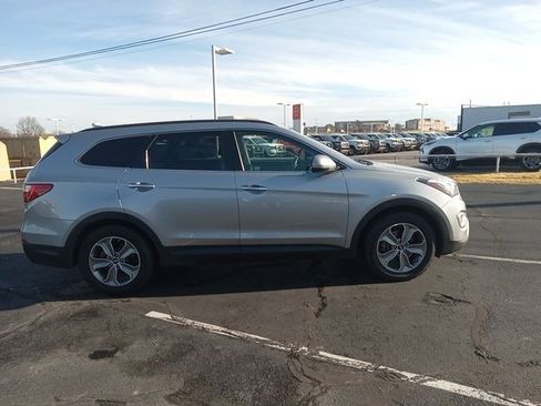Used 2014 Hyundai Santa Fe GLS image 8
