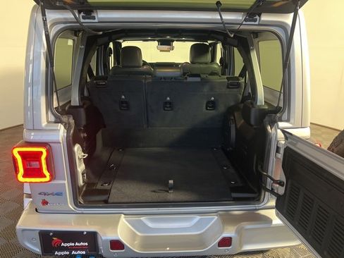 Used 2024 Jeep Wrangler High Altitude image 17