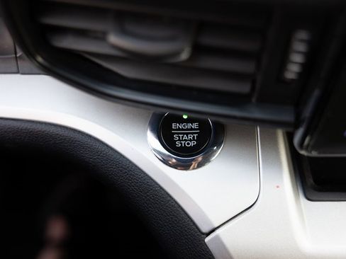 Used 2021 Ford Explorer XLT image 15