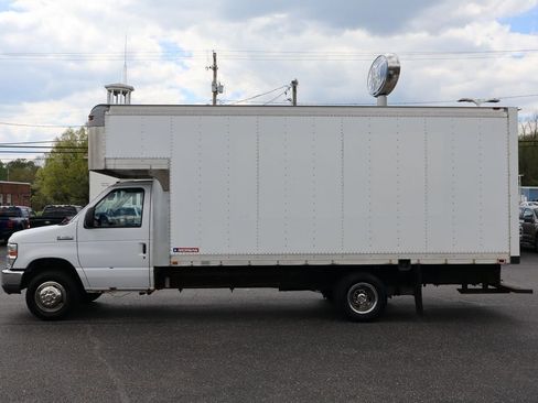Used 2014 Ford E-450 and Econoline 450 Super Duty w/ Power Windows & Locks Group RWD image 15