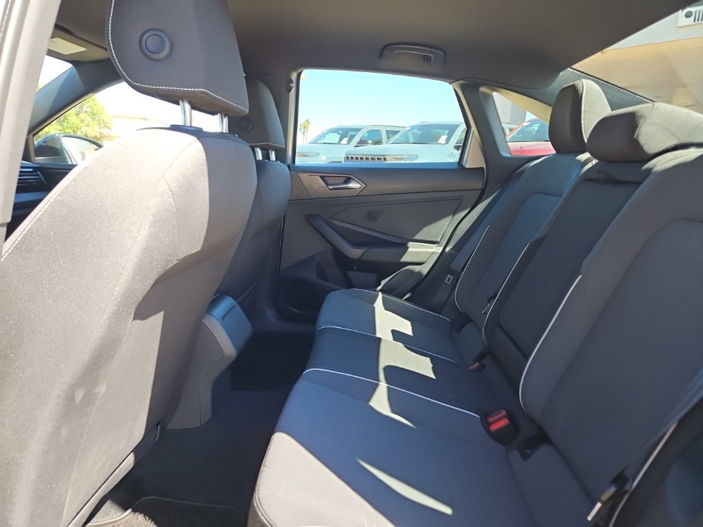 Used 2025 Volkswagen Jetta Sport FWD image 19