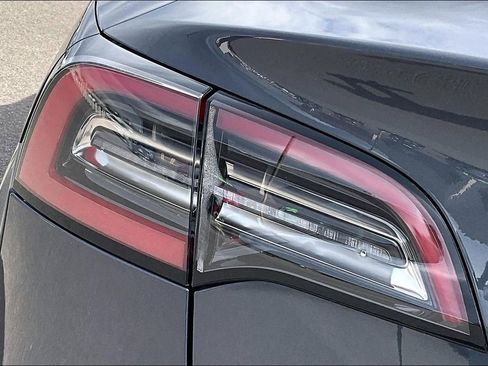 Used 2018 Tesla Model 3 Long Range image 29