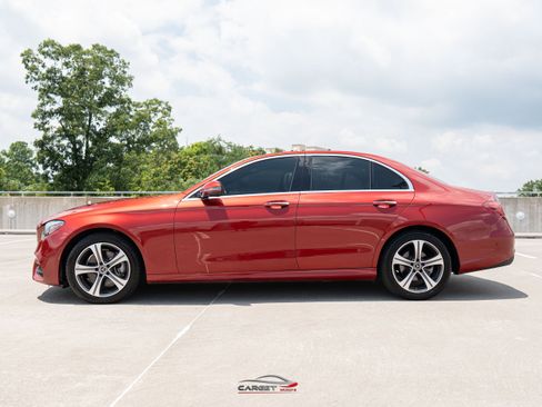 Used 2019 Mercedes-Benz E 300 image 4