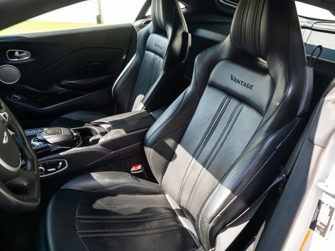 Used 2019 Aston Martin V8 Vantage Coupe RWD image 23