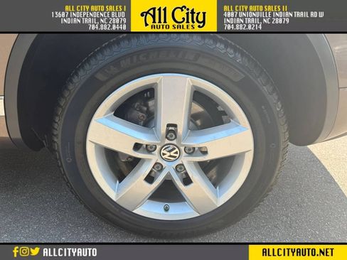 Used 2014 Volkswagen Touareg TDI AWD/4WD image 10