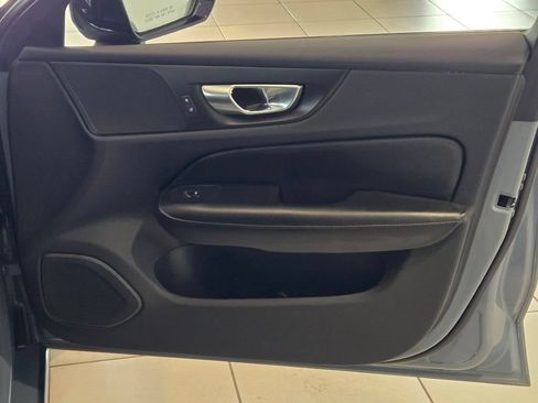 Used 2022 Volvo S60 B5 Inscription FWD image 5