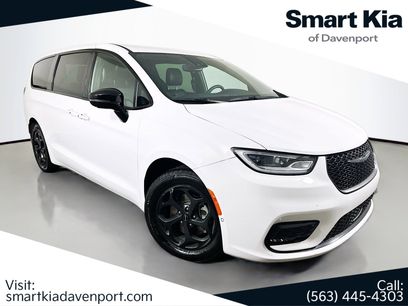 Used 2024 Chrysler Pacifica Limited