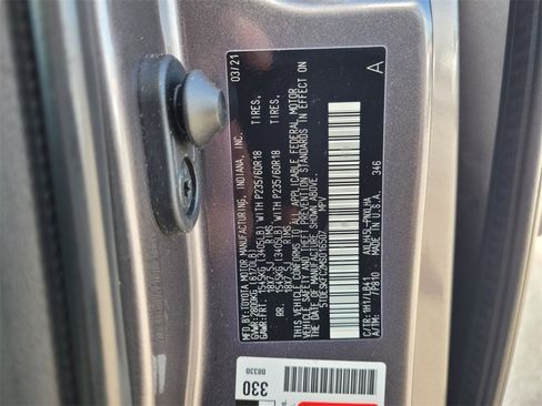 Used 2021 Toyota Sienna Platinum image 25