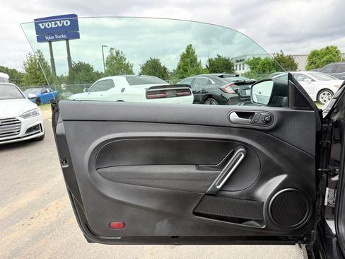 Used 2016 Volkswagen Beetle 1.8T FWD image 12