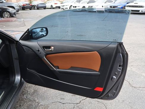 Used 2015 Hyundai Genesis 3.8 RWD image 17