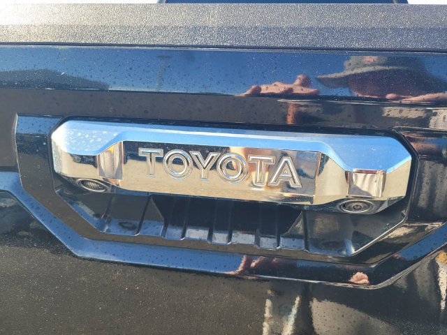 Used 2025 Toyota Tundra Limited AWD/4WD image 10
