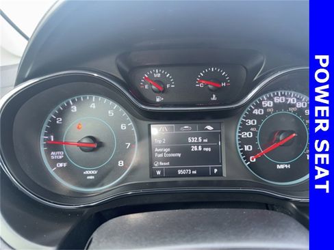 Used 2018 Chevrolet Cruze Premier image 20