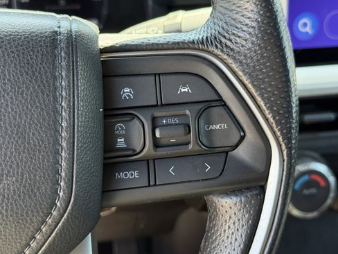 Used 2024 Toyota Tacoma TRD Off-Road image 17