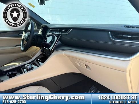 Used 2024 Jeep Grand Cherokee Limited 4xe AWD/4WD image 11