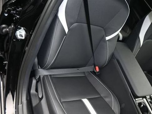 New 2026 Toyota Camry Hybrid FWD image 15