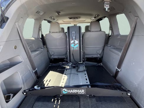 Used 2015 Honda Odyssey EX-L image 10