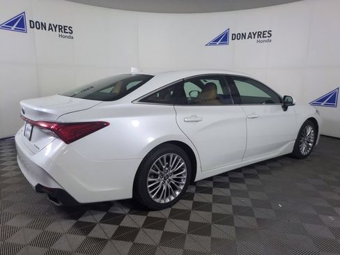Used 2020 Toyota Avalon Limited w/ All Weather Liner Package FWD image 8